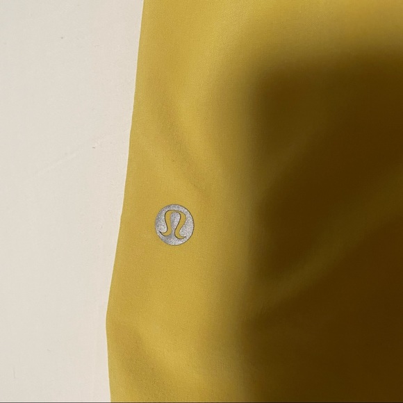 Lululemon Yellow Soleil Surge Shorts 6” Inseam - Picture 4 of 5